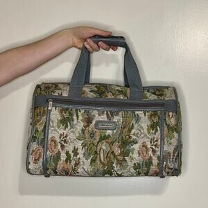floral tapestry Travelers Club 15” duffle bag